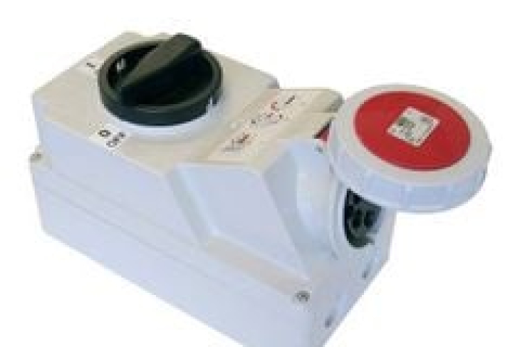 Ổ cắm công nghiệp kèm công tắc loại kín nước (IP67) PCE F75252-6