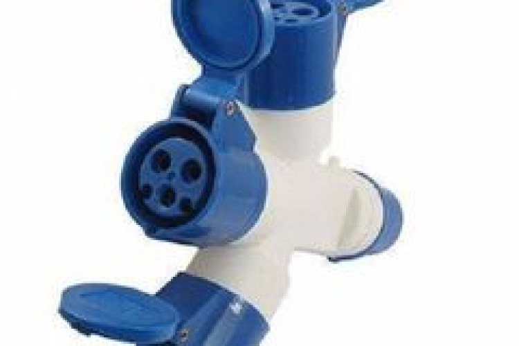 Ổ cắm 3 ngã công nghiệp Himel